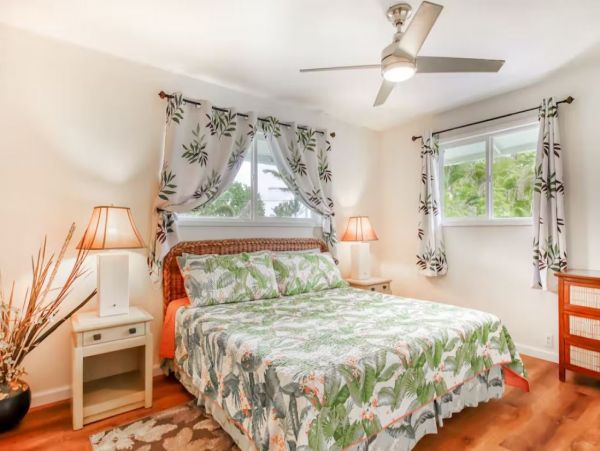 Charming Pool Vacation Home in Keaau Sleeps 8 Guests