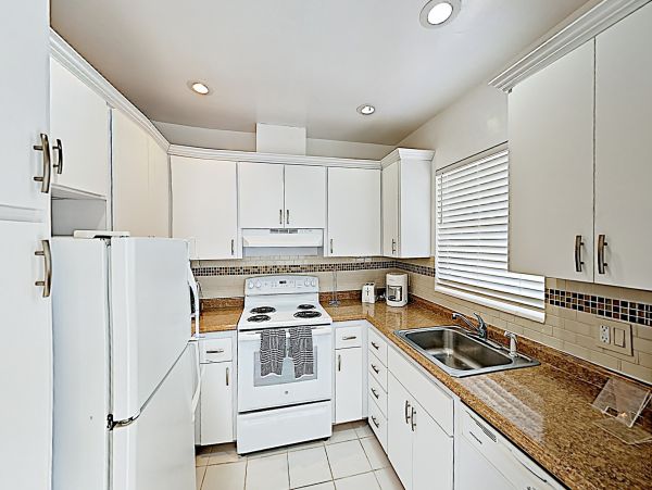 Pompano Beach Condo 1027943