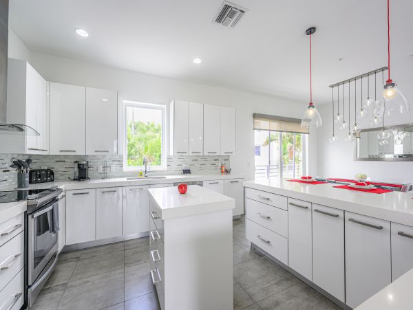 Amazing 3 min walk Pompano Beach Townhome