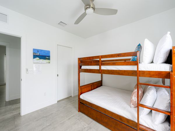 Amazing 3 min walk Pompano Beach Townhome