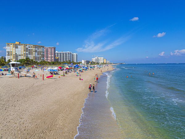 Amazing 3 min walk Pompano Beach Townhome