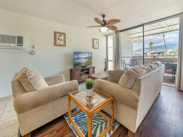 Vacation Condo Steps to Beach in Kihei Two Bedroom