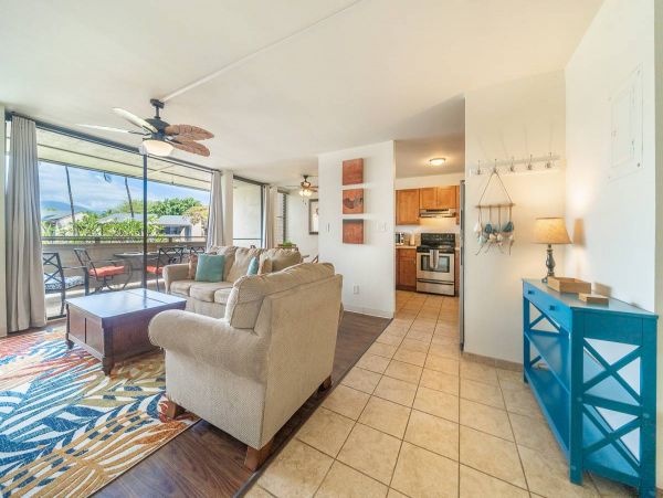 Vacation Condo Steps to Beach in Kihei Two Bedroom