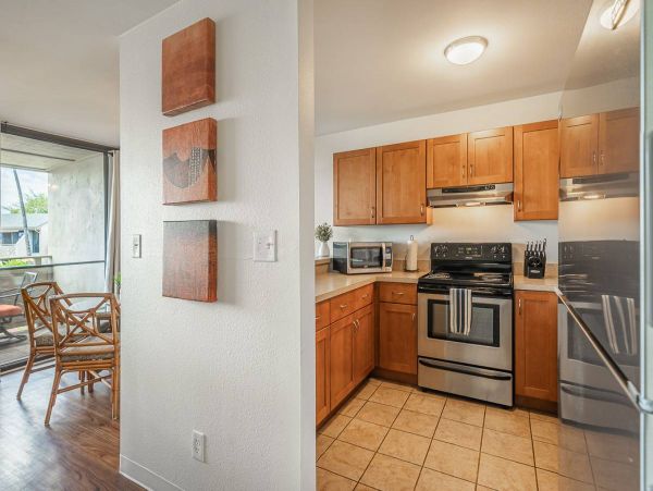 Vacation Condo Steps to Beach in Kihei Two Bedroom