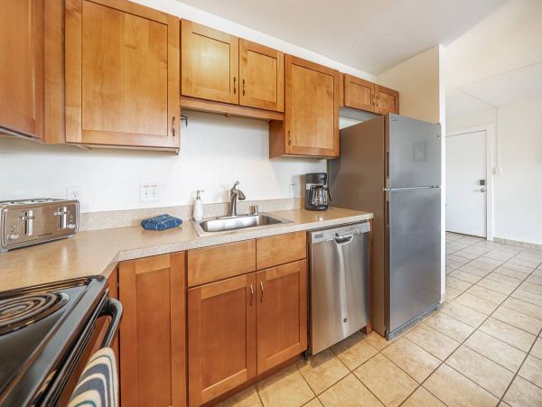 Vacation Condo Steps to Beach in Kihei Two Bedroom