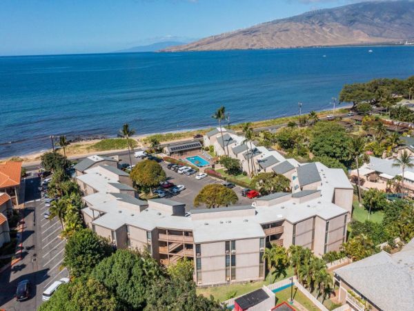 Vacation Condo Steps to Beach in Kihei Two Bedroom