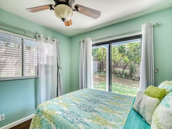 Four Bedroom Vacation Home Close to Beach in Kailua