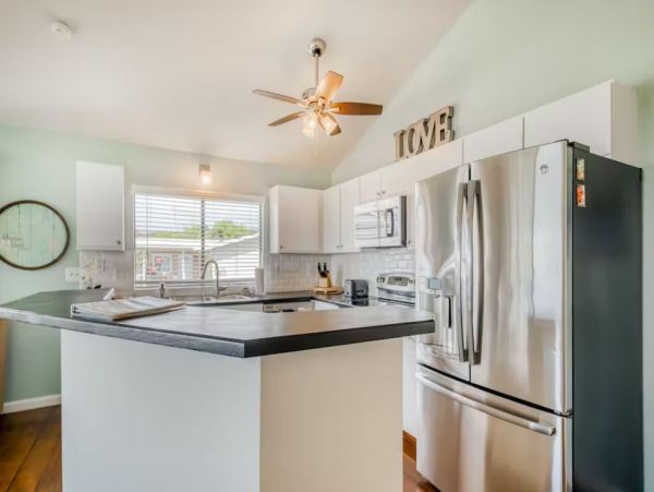 Four Bedroom Vacation Home Close to Beach in Kailua