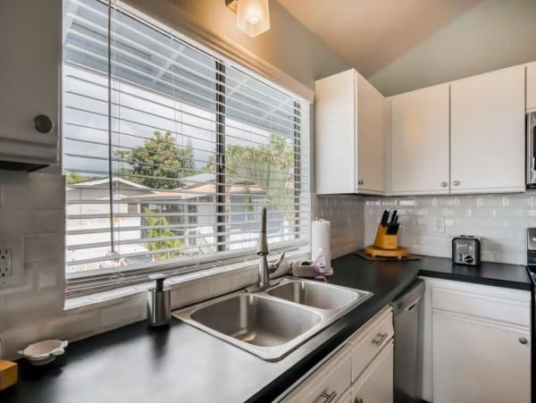 Four Bedroom Vacation Home Close to Beach in Kailua