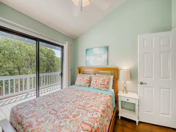 Four Bedroom Vacation Home Close to Beach in Kailua
