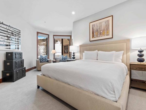 Beaver Creek Luxurious 4 Bedroom Condo Ski in Ski out
