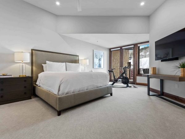 Beaver Creek Luxurious 4 Bedroom Condo Ski in Ski out