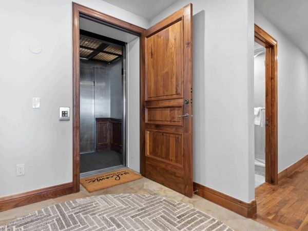 Beaver Creek Luxurious 4 Bedroom Condo Ski in Ski out