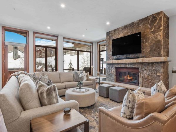 Beaver Creek Luxurious 4 Bedroom Condo Ski in Ski out