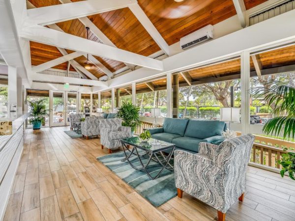 Beautiful Condo with 3 Bedrooms & Ocean Views