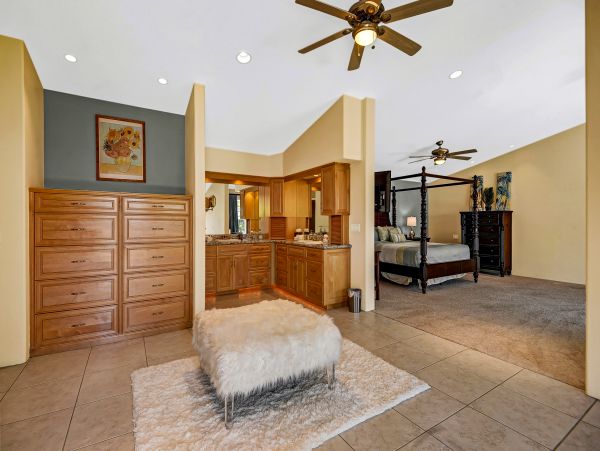 Luxury Villa with 2 Casitas & Putting Green in Palm Desert
