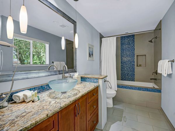 Luxury Villa with 2 Casitas & Putting Green in Palm Desert