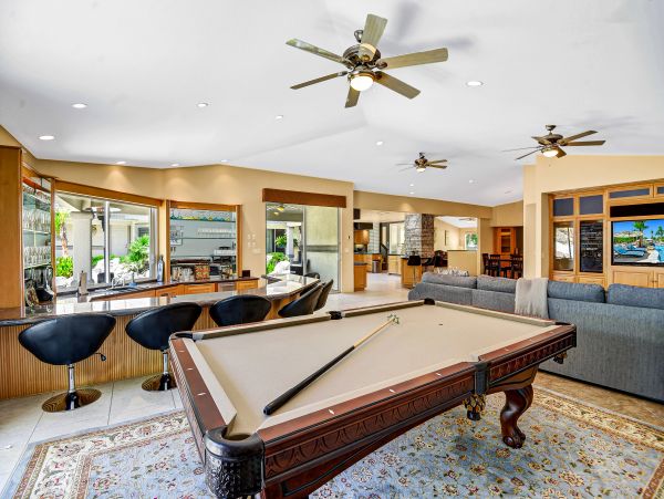 Luxury Villa with 2 Casitas & Putting Green in Palm Desert