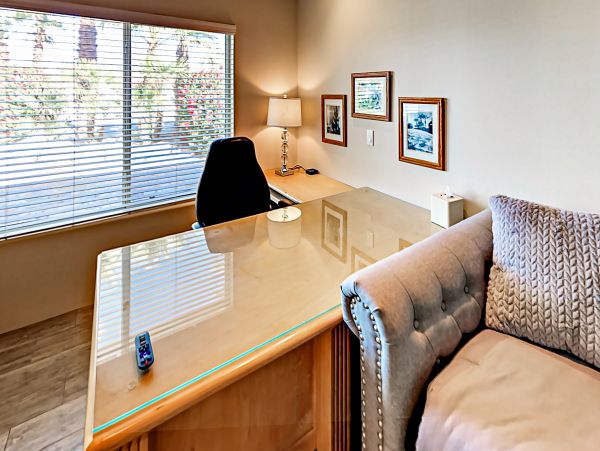 Luxury Villa with 2 Casitas & Putting Green in Palm Desert