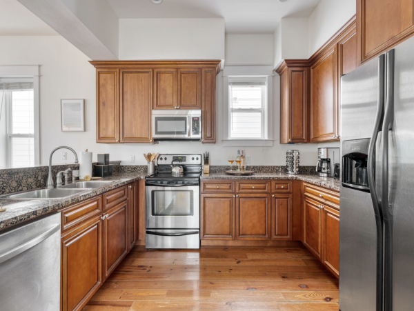 Beautiful & Cozy 4 Bedroom Vacation Home