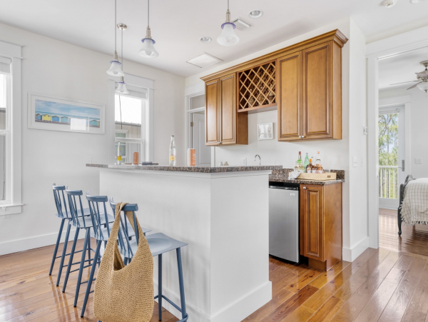 Beautiful & Cozy 4 Bedroom Vacation Home