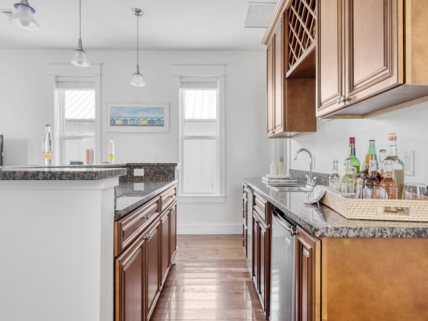 Beautiful & Cozy 4 Bedroom Vacation Home