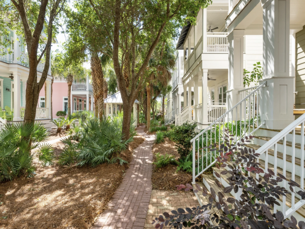 Beautiful & Cozy 4 Bedroom Vacation Home