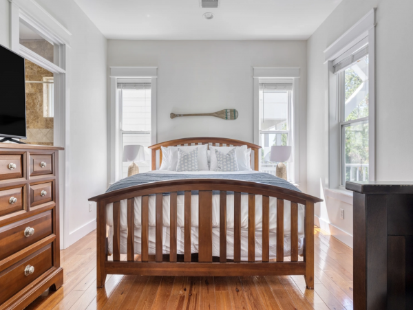 Beautiful & Cozy 4 Bedroom Vacation Home
