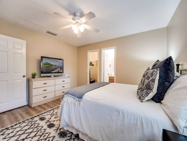 St. Augustine Home 1028045