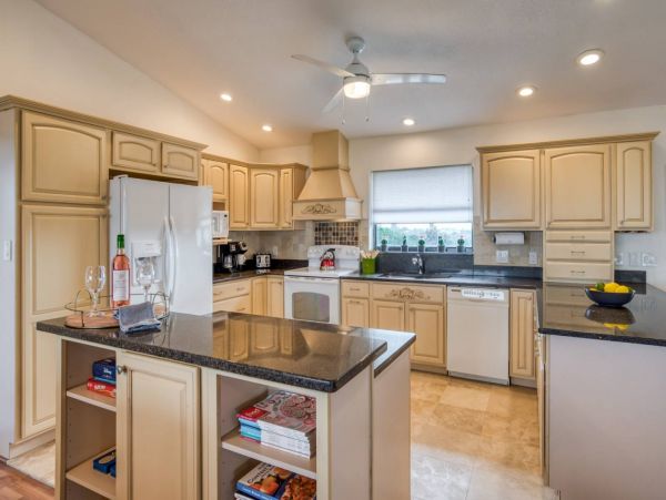 St. Augustine Home 1028048