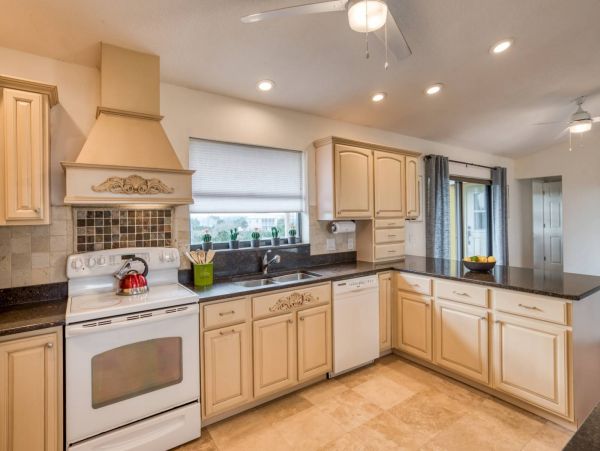 St. Augustine Home 1028048