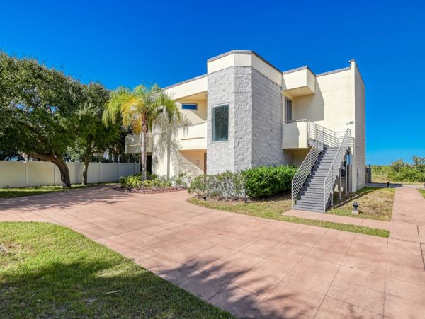 St. Augustine Home 1028049