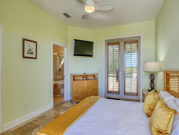 St. Augustine Home 1028049