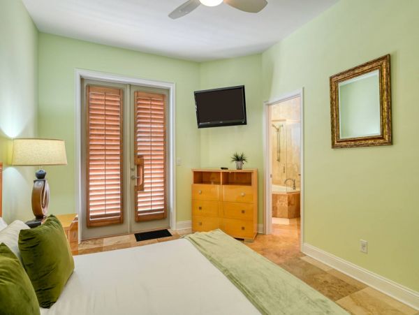 St. Augustine Home 1028049