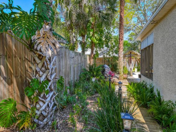 St. Augustine Home 1028052