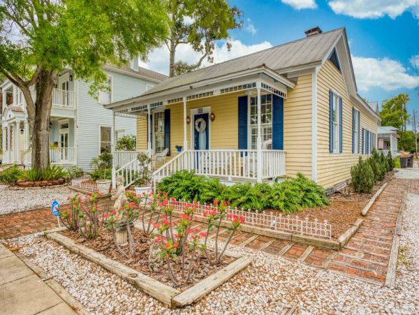 St. Augustine Home 1028055