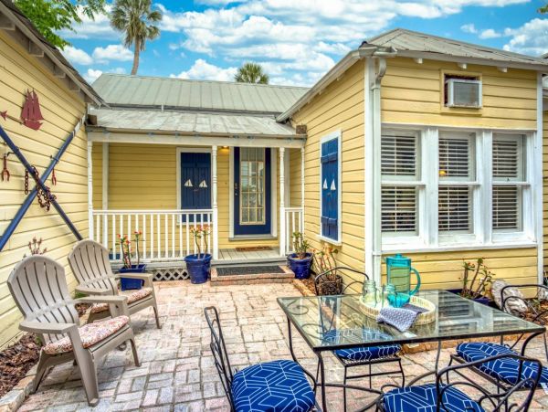 St. Augustine Home 1028055