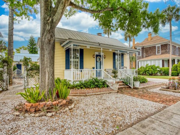 St. Augustine Home 1028055