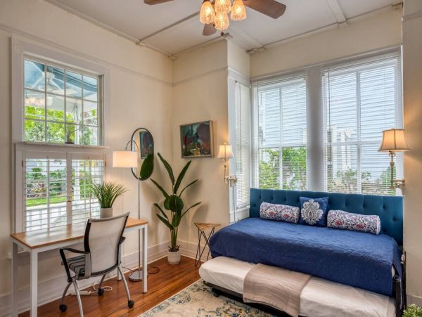 St. Augustine Home 1028055