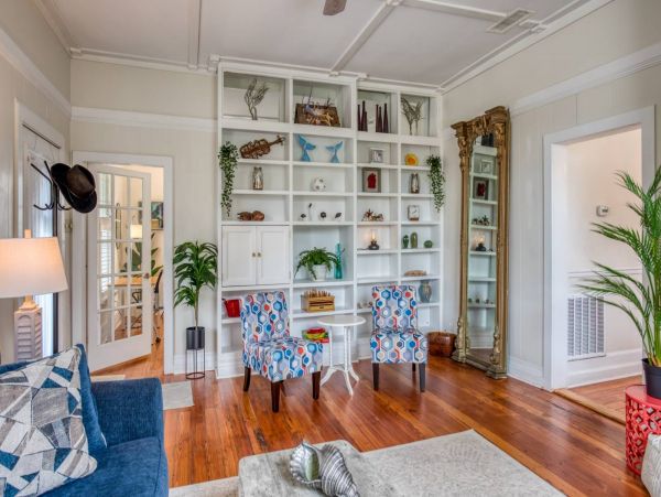 St. Augustine Home 1028055