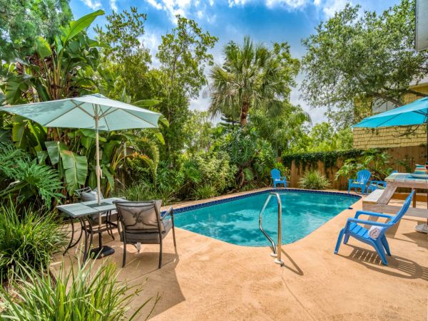 St. Augustine Home 1028056