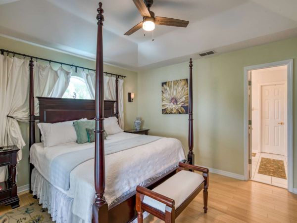 St. Augustine Home 1028056