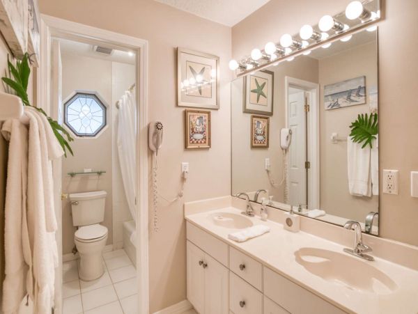 St. Augustine Home 1028056