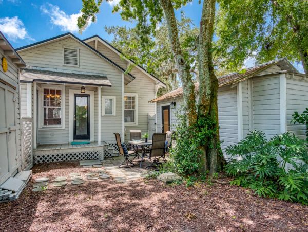 St. Augustine Home 1028063