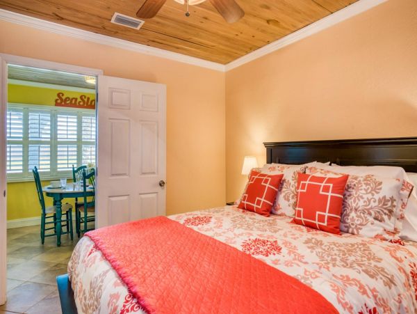 St. Augustine Home 1028064