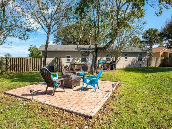 St. Augustine Home 1028064