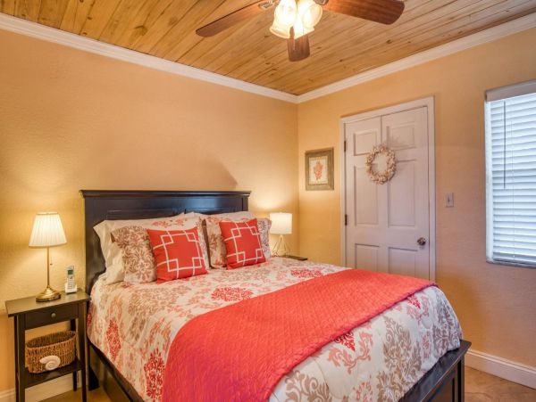 St. Augustine Home 1028064