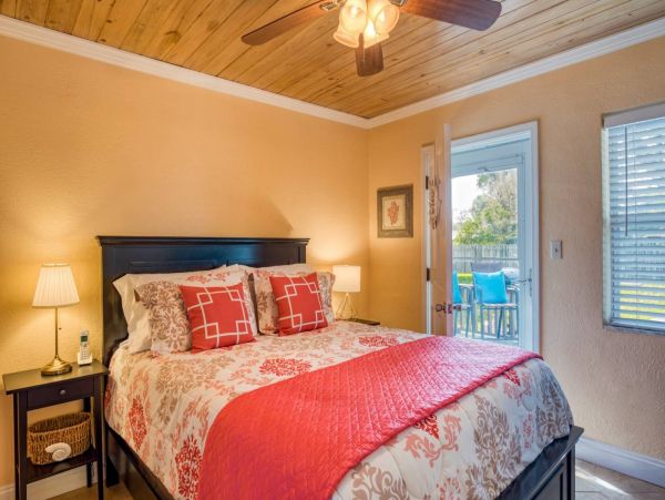 St. Augustine Home 1028064