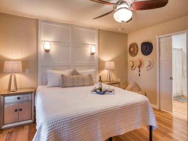 St. Augustine Home 1028070