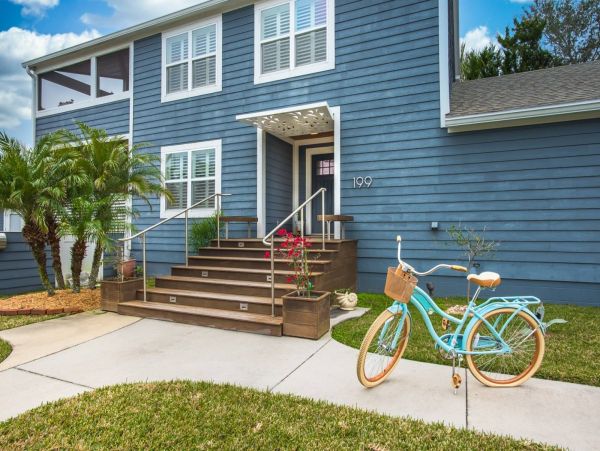 St. Augustine Home 1028070